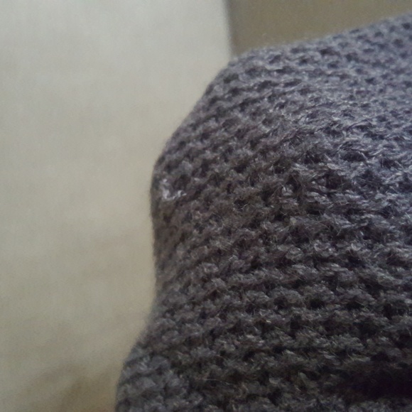 Ferand Grey Shawl with Front  Button Closure, Size Medium - Picture 8 of 8